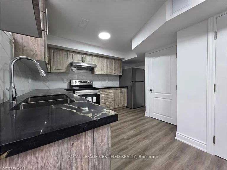 24 Chase Cres #BASEMENT — Photo 10