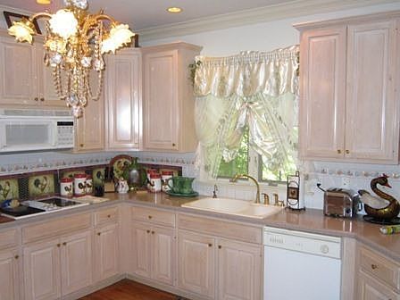 4th image of 378 Hunters Wood Dr