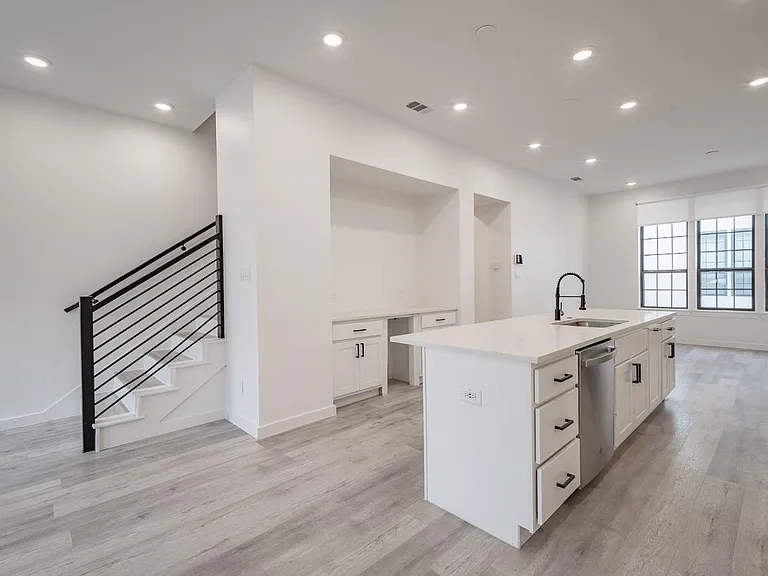 4808 San Jacinto St #101 — Photo 8
