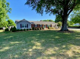 131 Parsonage Dr, Advance, NC 27006