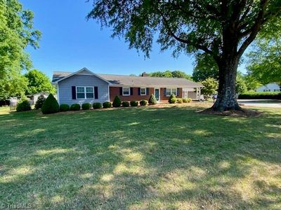 131 Parsonage Dr, Advance, NC, 27006