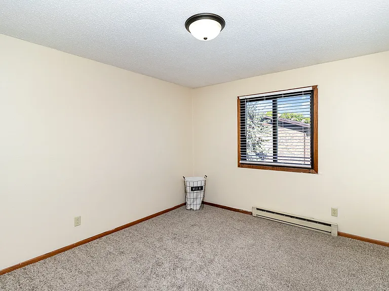 Hutchinson, MN Echo Manor Apartments | 21A | Bedroom