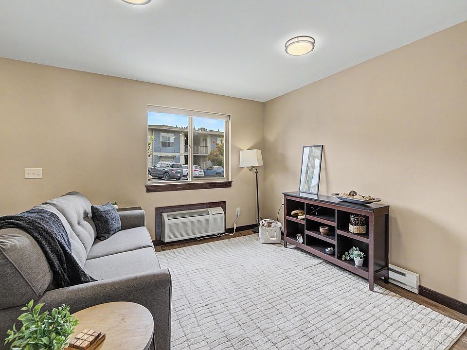 1st image of 2870 Overlook Blvd