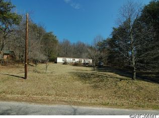 15 Jordan Rd, Swannanoa, NC 28778