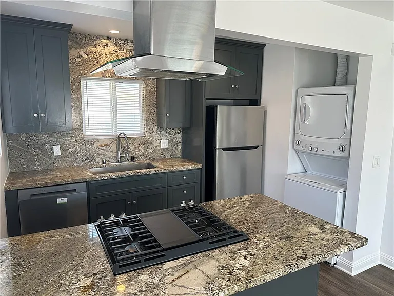 1819 Gramercy Ave #B — Photo 10