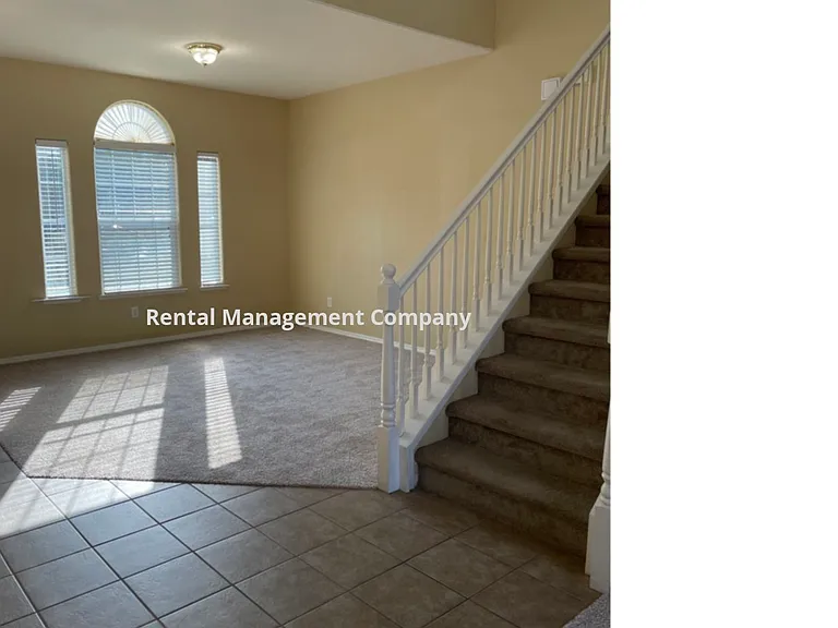 4020 N Fig Tree Ln — Photo 3