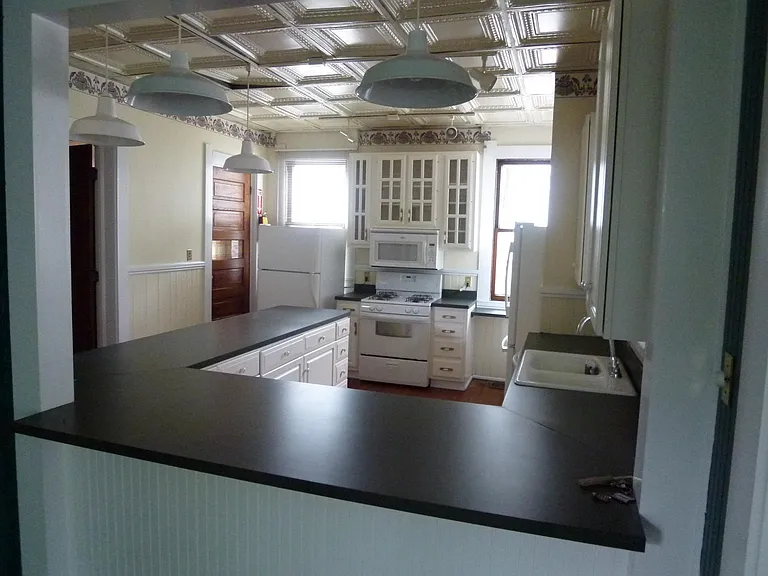620 N College Ave — Photo 5