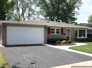 7621 Beckwith Rd, Morton Grove, IL 60053