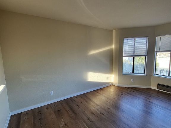 5th image of 3514 25th St #302