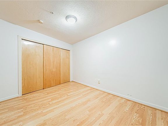 4th image of 1-2222 Detroit Ave #917