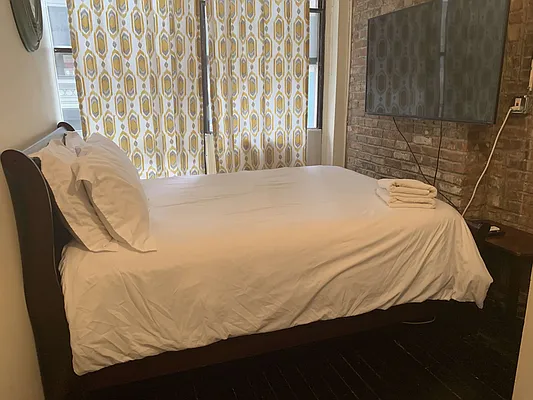 Rented by Flatiron Real Estate Advisors LLC | media 31