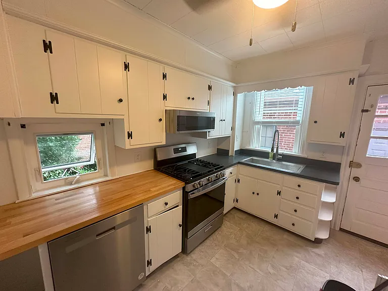417 N Mary St — Photo 12