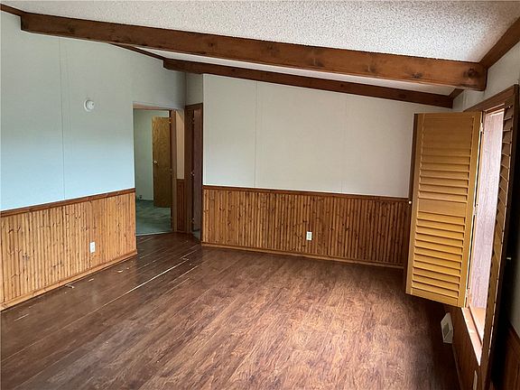 4th image of 406 N 4th St