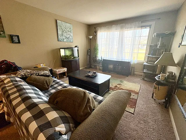 Middleton Commons — Photo 15