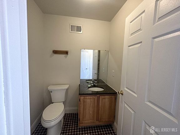 2nd image of 52 Victoria Dr