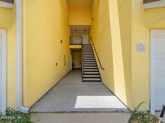 3rd image of 13864 HERONS LANDING Way #8