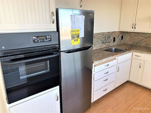 2nd image of 725 Corbett Ave APT 2