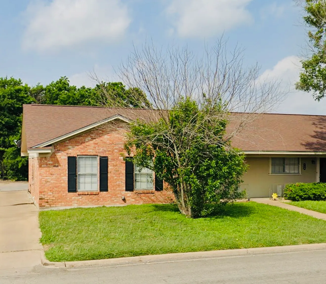 2 bed, 1.5 bath, 1130 sqft, $1,200 — Photo 1