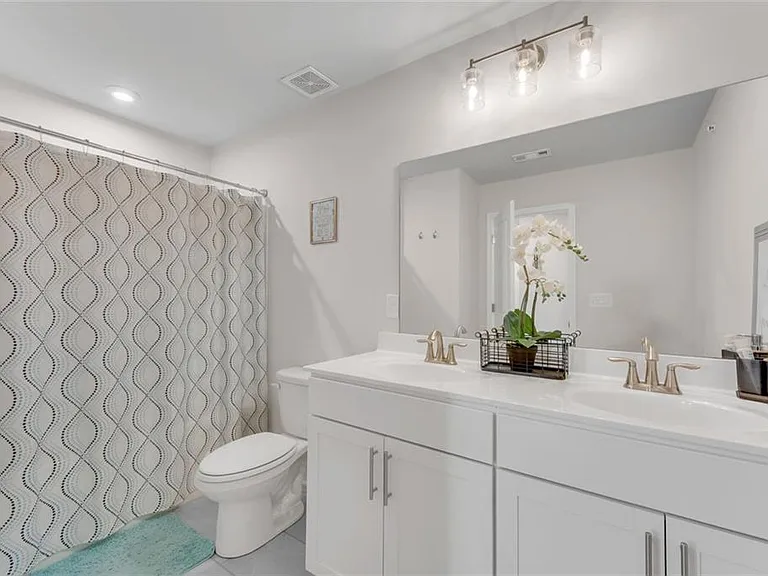 624 Spadina Rd — Photo 29
