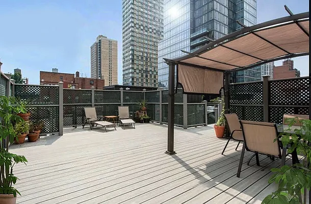 Sold by Compass | media 9