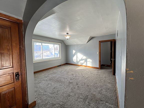 4th image of 1725 Clarke Dr #1/2