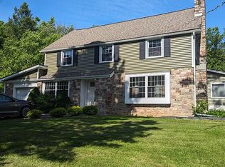 12 Glencrest Blvd, New Hartford, NY 13413