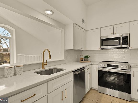 5th image of 7602 Lakeside Village Dr APT N