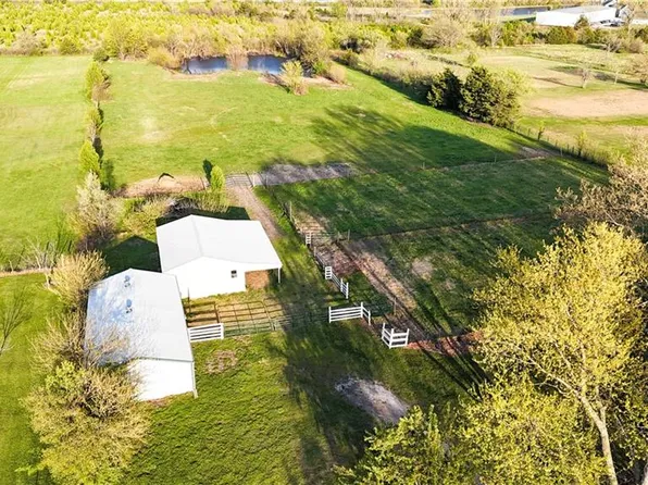 20355 Nall Ave, Stilwell, KS 66085