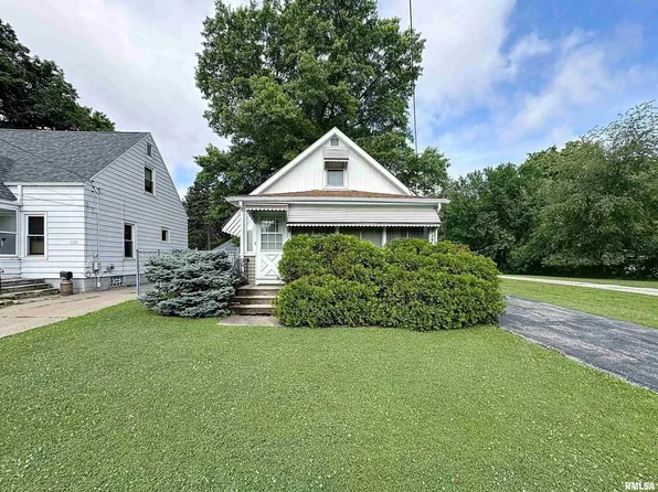 1717 31st St #A, Moline, IL 61265