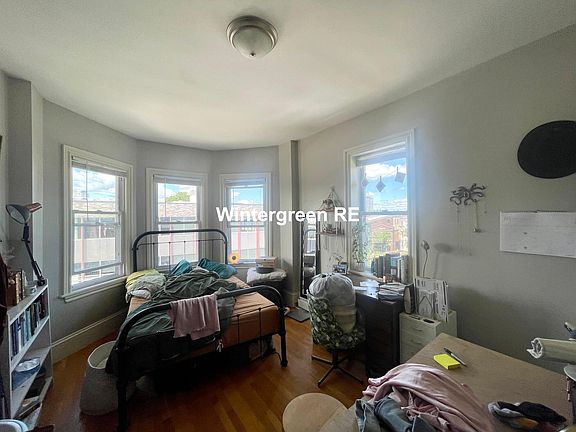 4th image of 124 Berkshire St #77