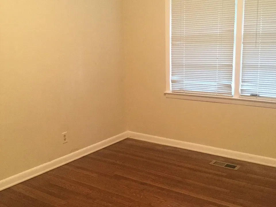 250 Dogwood Ln