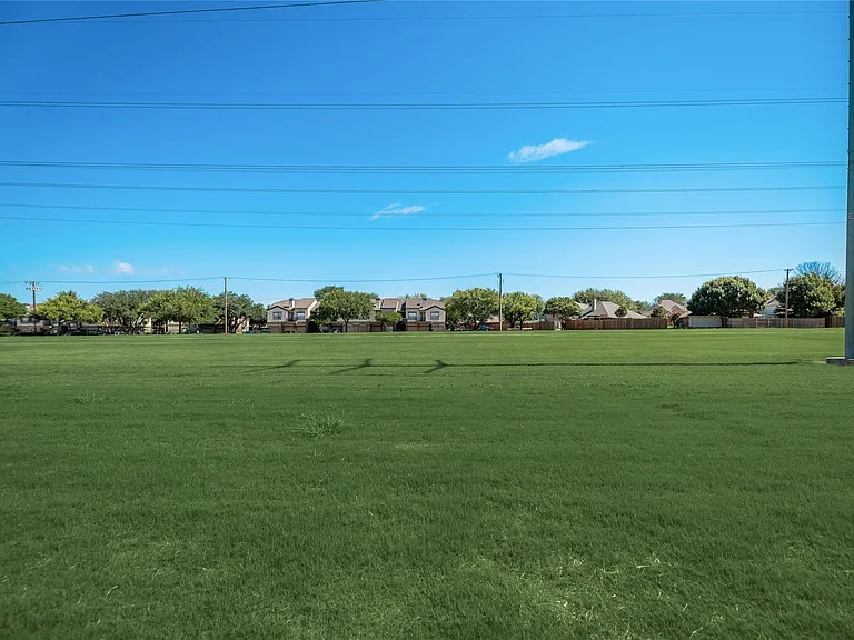 6416 Burbank Way — Photo 21