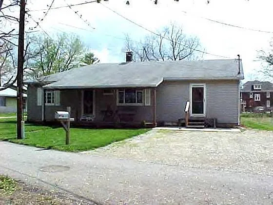 131 Temple St photo 1