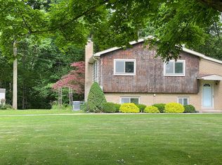 20999 Rust Rd, New Boston, MI 48164