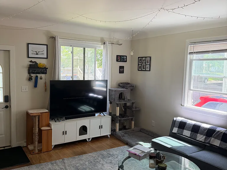 816 California St NW — Photo 4