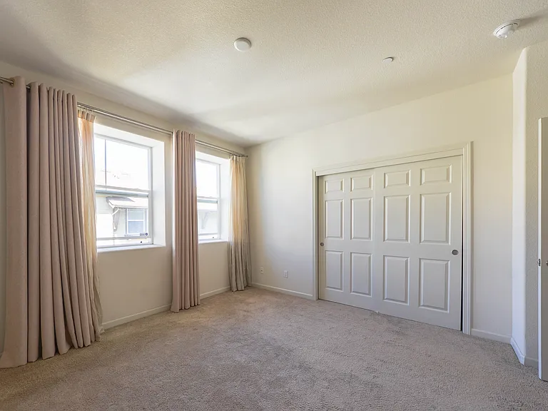 2086 Vincenzo Walkway — Photo 10