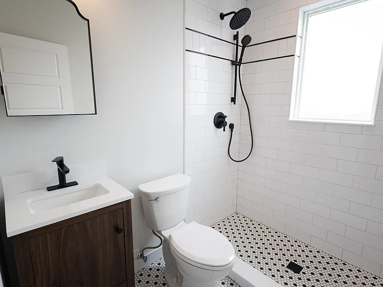 Bedroom #1 - en suite bathroom
