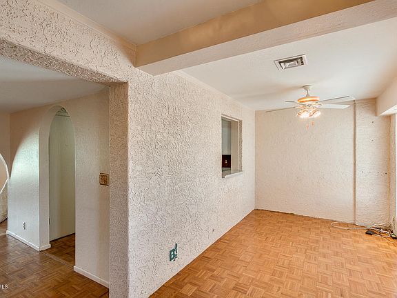 4th image of 4849 E Crescent Ave