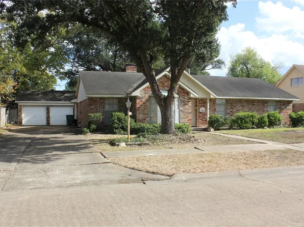 2215 Peach Ln, Pasadena, TX 77502