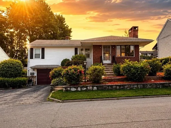8 Flanders St, Johnston, RI 02919
