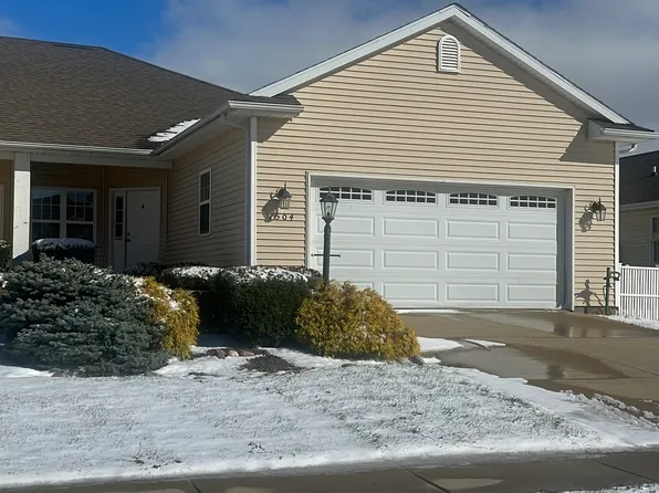 1504 Greyrock Ln, Champaign, IL 61822