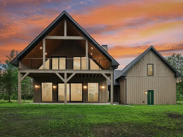 N2598 River Highland Dr, Lyndon Station, WI 53944