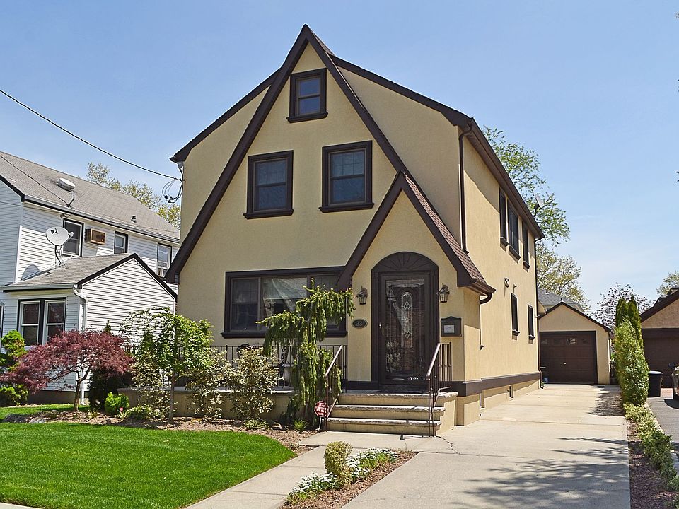 1st image of 33 Hickory St