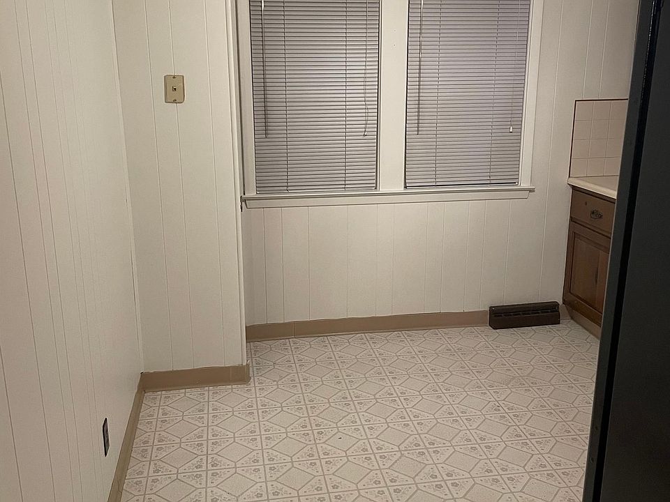 1st image of 142 Lincoln Blvd #1