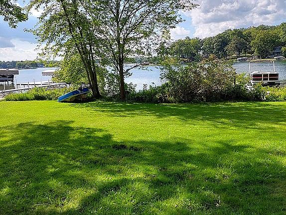 100' of Lake Front Property