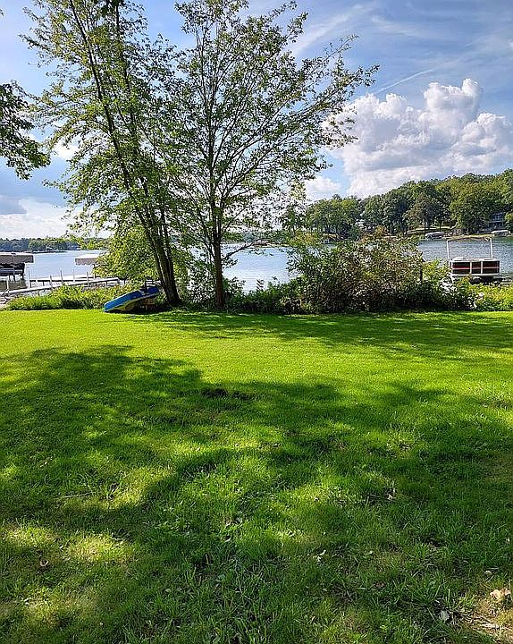 100' of Lake Front Property