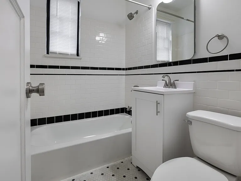 Marleigh Apartments — Photo 13