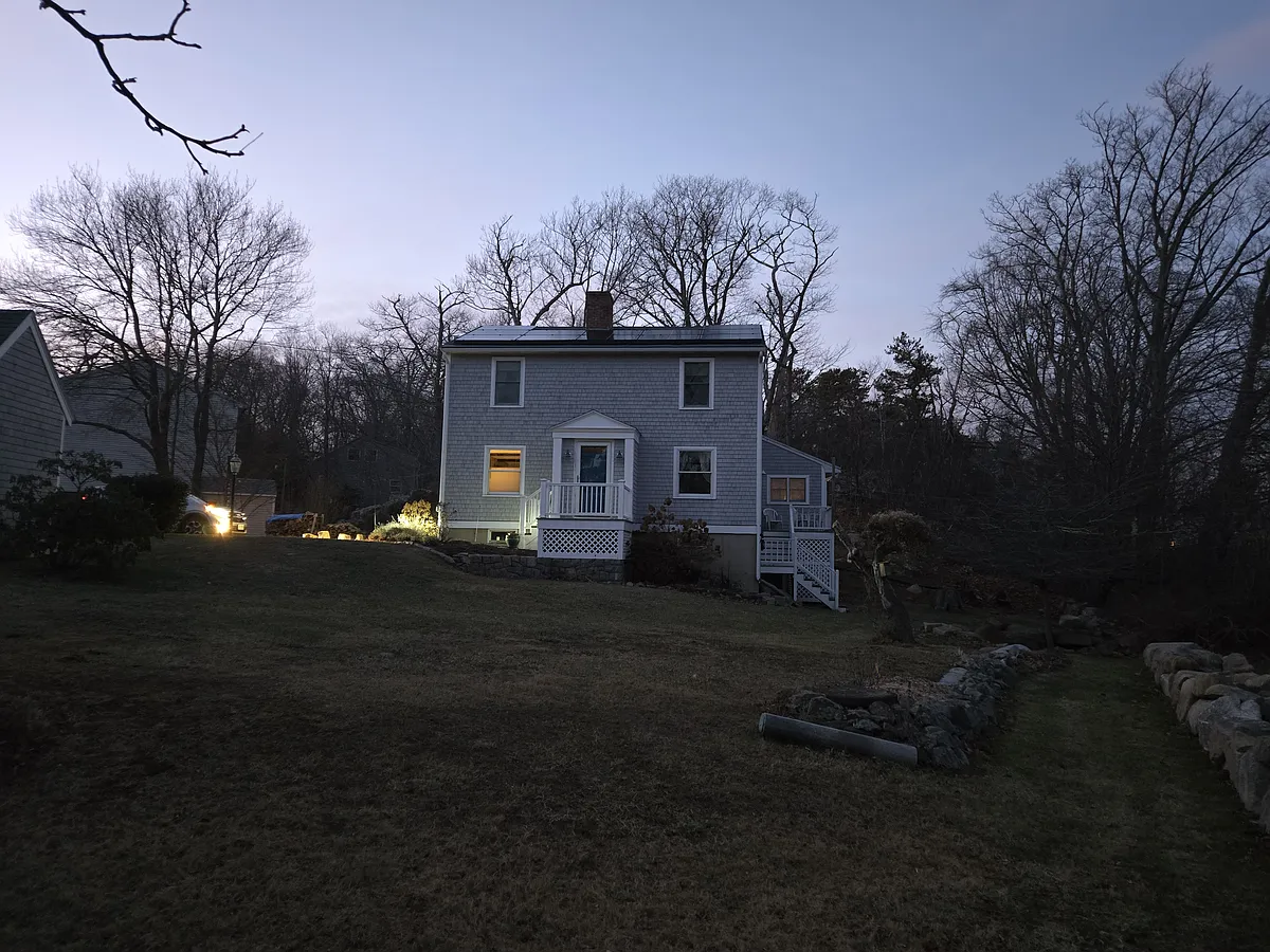 Front yard - Story St