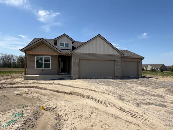 1307 Limerick Ln, Waterville, OH 43566