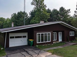 E784 Wolf River Rd, Iola, WI 54945